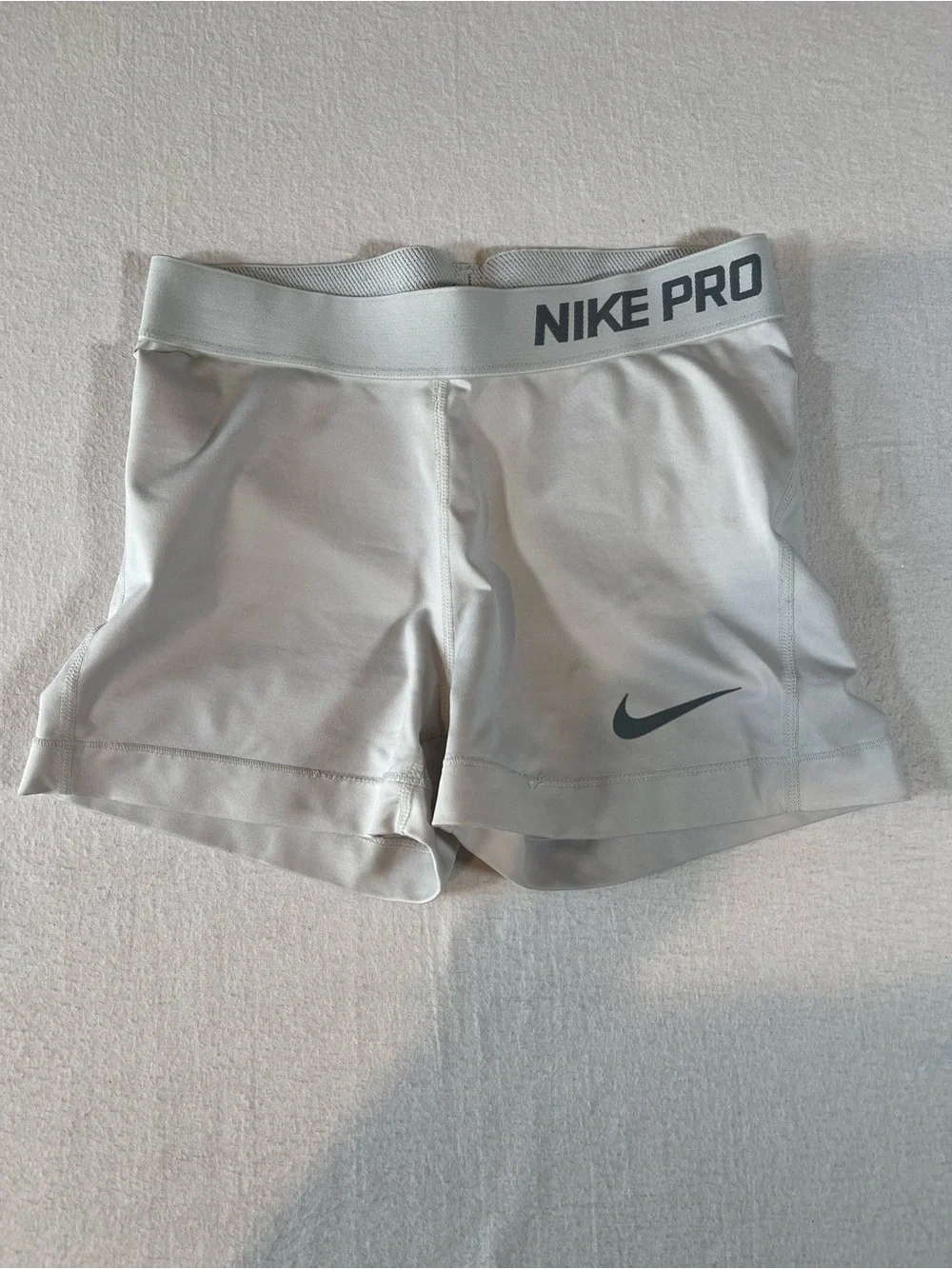 Nike Pro Dri-Fit Women’s Compression Light Gray Athletic Shorts Size Small